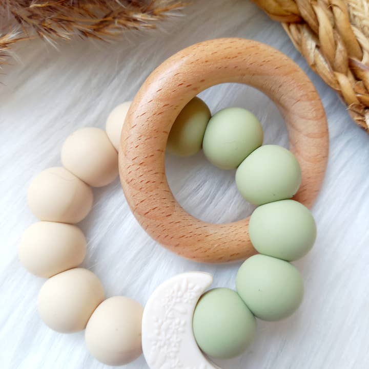 Anneau de dentition Lune blanc cassé, sauge, beige